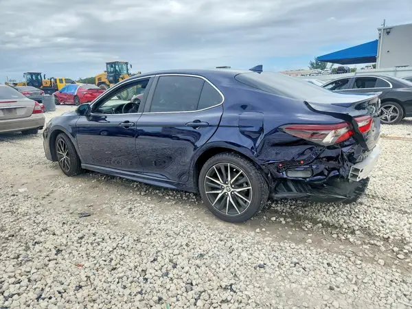 4T1G11AK8NU634332 2022 TOYOTA CAMRY - Image 2