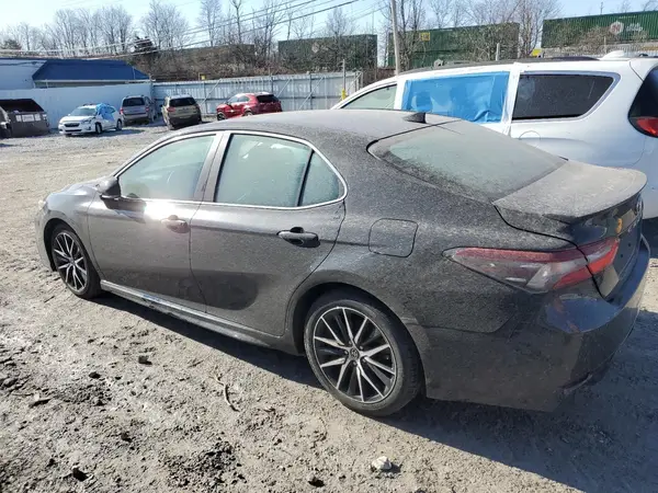 4T1G11AK8NU643516 2022 TOYOTA CAMRY - Image 2