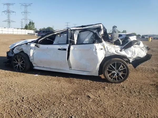 4T1G11AK8NU651678 2022 TOYOTA CAMRY - Image 2