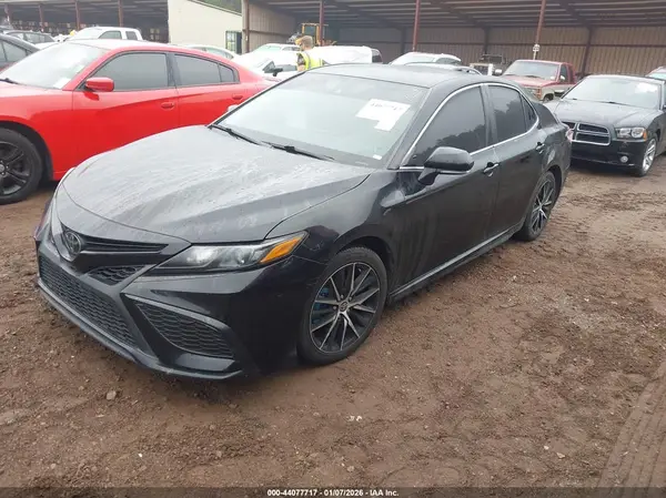 4T1G11AK8NU655679 2022 TOYOTA CAMRY - Image 2
