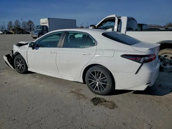 4T1G11AK8NU658484 2022 TOYOTA CAMRY - Image 2
