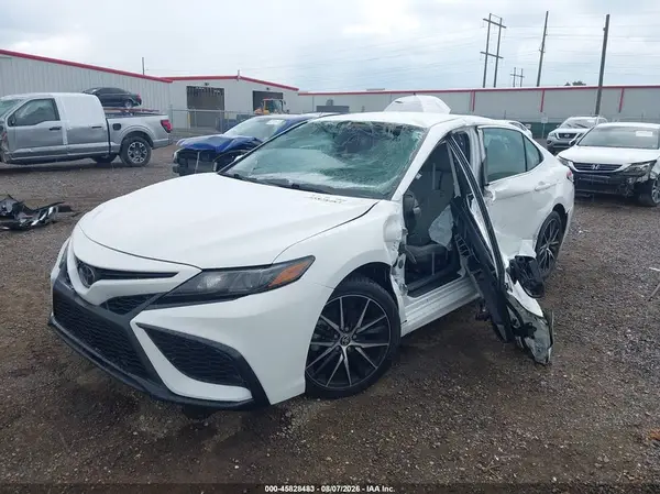 4T1G11AK8NU660249 2022 TOYOTA CAMRY - Image 2