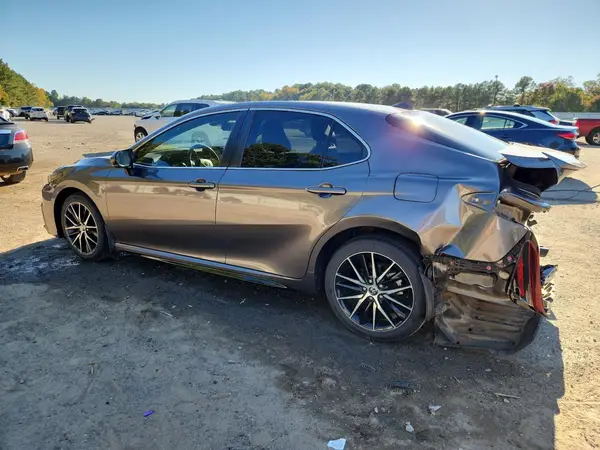 4T1G11AK8NU660493 2022 TOYOTA CAMRY - Image 2