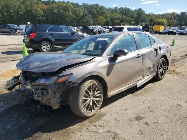 4T1G11AK8NU664494 2022 TOYOTA CAMRY - Image 1