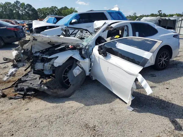 4T1G11AK8NU664687 2022 TOYOTA CAMRY - Image 1