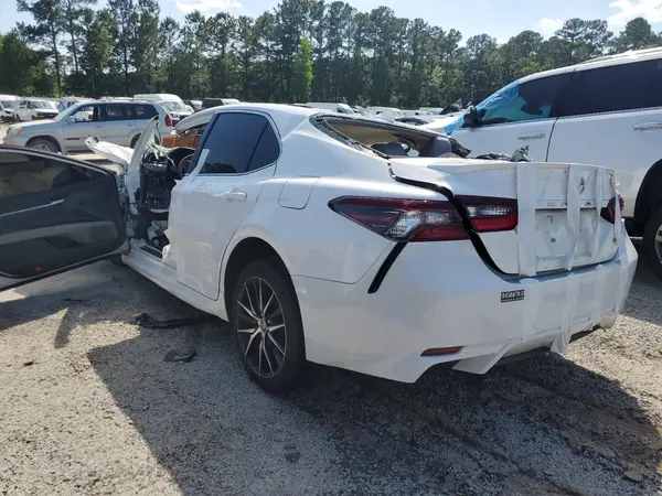 4T1G11AK8NU664687 2022 TOYOTA CAMRY - Image 2