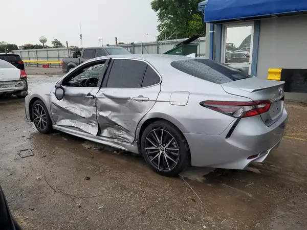 4T1G11AK8NU665614 2022 TOYOTA CAMRY - Image 2
