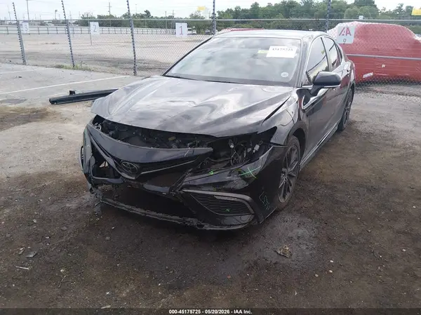 4T1G11AK8NU667587 2022 TOYOTA CAMRY - Image 2