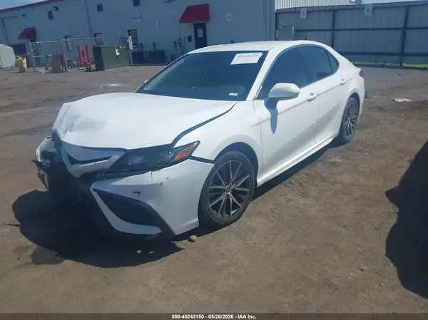 4T1G11AK8NU669470 2022 TOYOTA CAMRY - Image 2