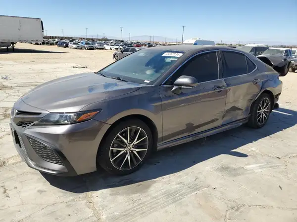 4T1G11AK8NU672529 2022 TOYOTA CAMRY - Image 1