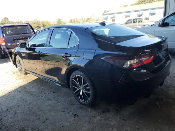 4T1G11AK8NU676824 2022 TOYOTA CAMRY - Image 2