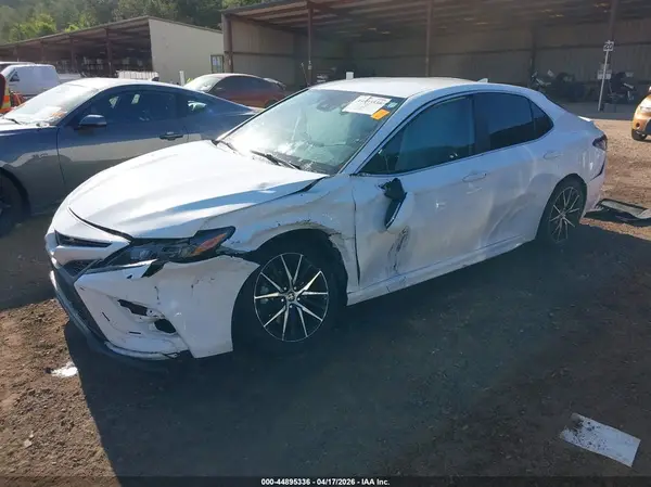 4T1G11AK8NU676905 2022 TOYOTA CAMRY - Image 2