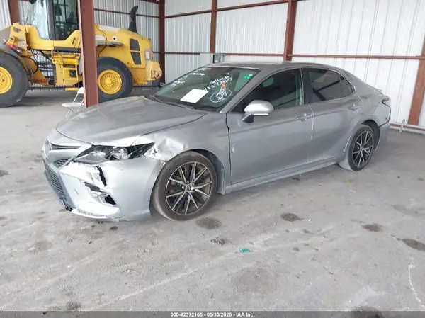 4T1G11AK8NU676967 2022 TOYOTA CAMRY - Image 2