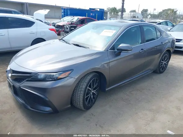 4T1G11AK8NU677004 2022 TOYOTA CAMRY - Image 2