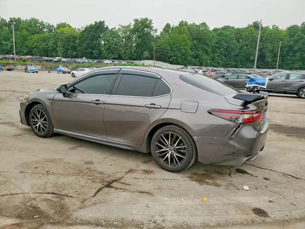 4T1G11AK8NU682400 2022 TOYOTA CAMRY - Image 2