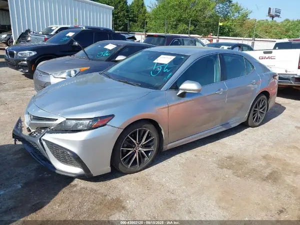 4T1G11AK8NU682770 2022 TOYOTA CAMRY - Image 2