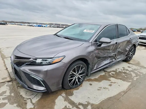 4T1G11AK8NU685507 2022 TOYOTA CAMRY - Image 1