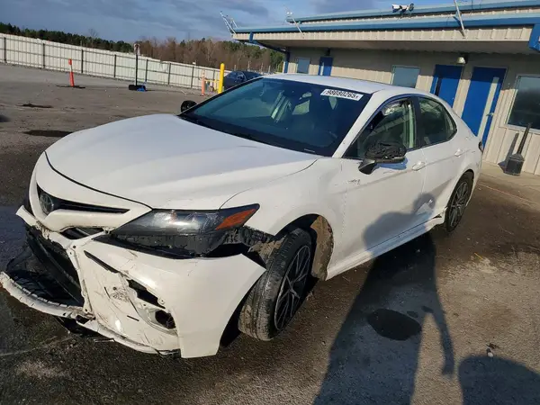 4T1G11AK8NU689217 2022 TOYOTA CAMRY - Image 1