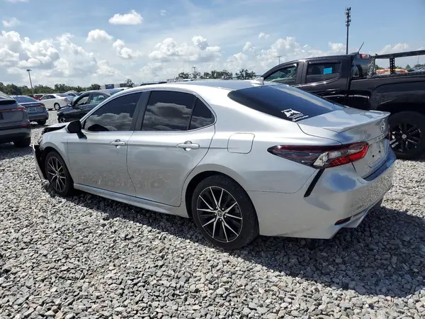 4T1G11AK8NU690674 2022 TOYOTA CAMRY - Image 2