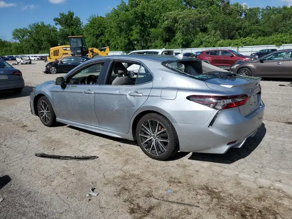 4T1G11AK8NU692957 2022 TOYOTA CAMRY - Image 2
