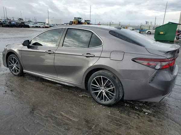 4T1G11AK8NU699407 2022 TOYOTA CAMRY - Image 2