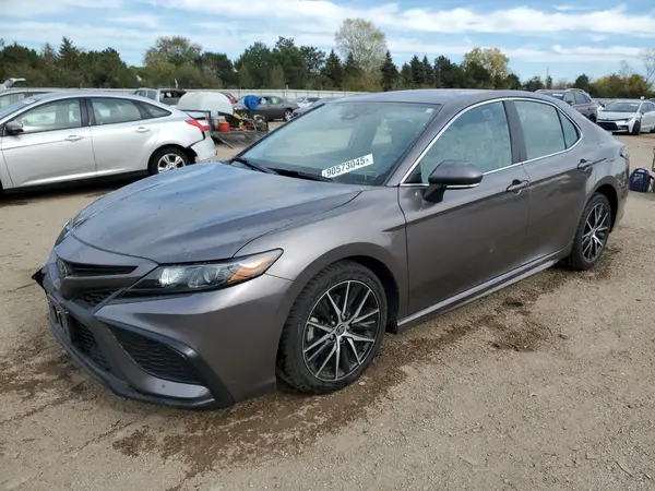 4T1G11AK8NU700586 2022 TOYOTA CAMRY - Image 1