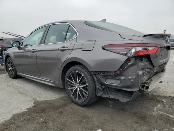 4T1G11AK8NU706548 2022 TOYOTA CAMRY - Image 2