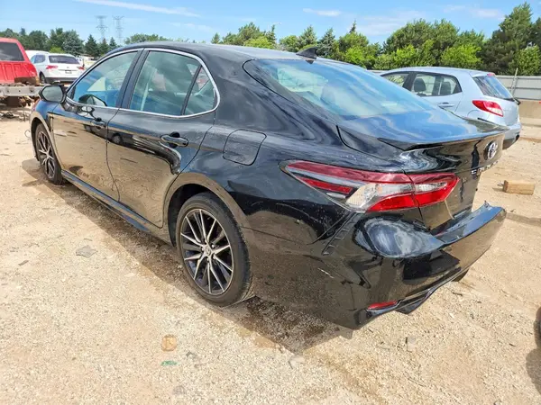 4T1G11AK8NU708283 2022 TOYOTA CAMRY - Image 2