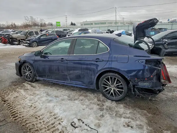 4T1G11AK8NU711071 2022 TOYOTA CAMRY - Image 2