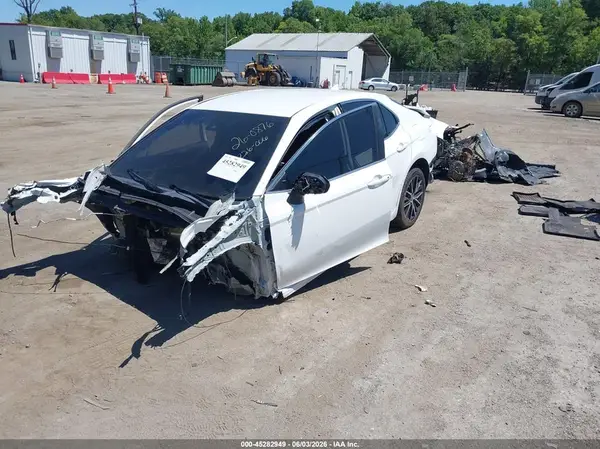 4T1G11AK8NU711510 2022 TOYOTA CAMRY - Image 2
