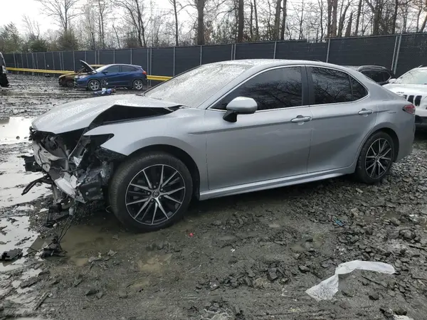 4T1G11AK8NU711541 2022 TOYOTA CAMRY - Image 1