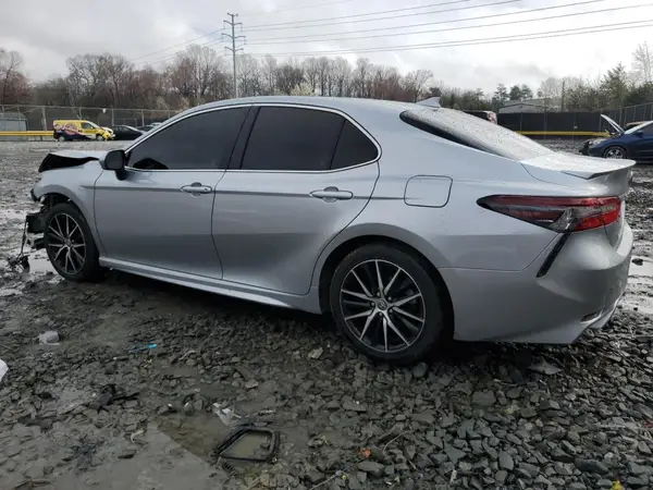 4T1G11AK8NU711541 2022 TOYOTA CAMRY - Image 2