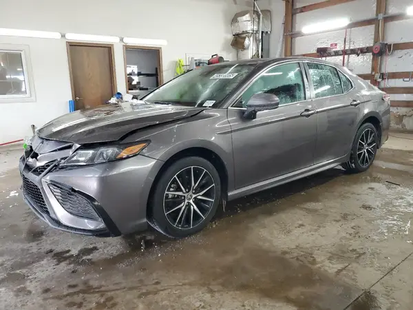 4T1G11AK8NU714570 2022 TOYOTA CAMRY - Image 1