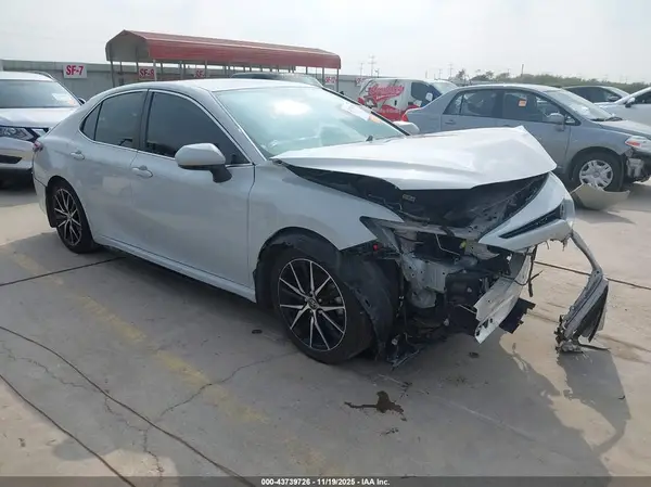 4T1G11AK8PU142094 2023 TOYOTA CAMRY - Image 1