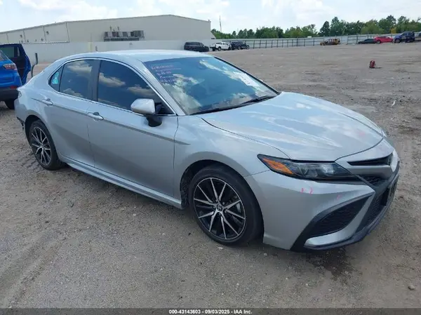 4T1G11AK8PU163818 2023 TOYOTA CAMRY - Image 1