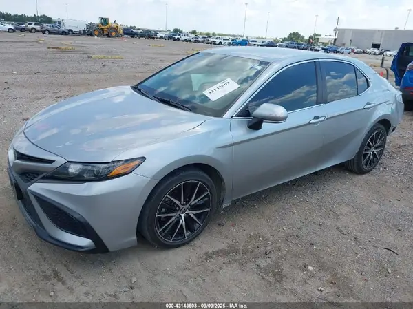 4T1G11AK8PU163818 2023 TOYOTA CAMRY - Image 2