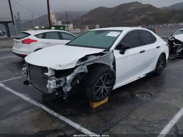 4T1G11AK8PU730576 2023 TOYOTA CAMRY - Image 2
