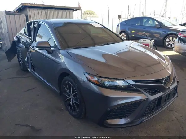 4T1G11AK8PU752562 2023 TOYOTA CAMRY - Image 1
