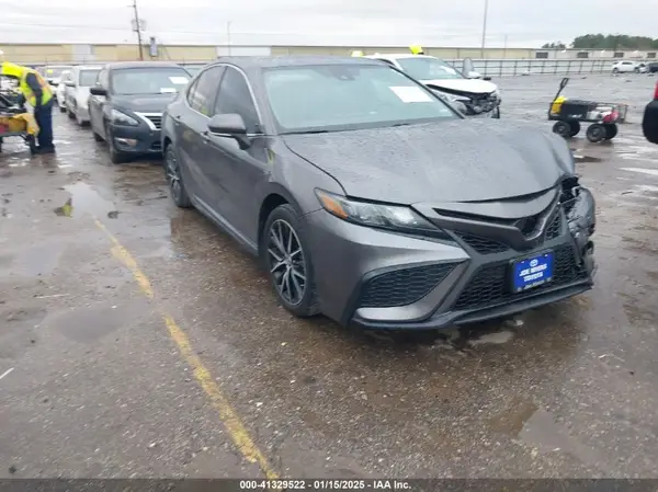 4T1G11AK8PU754215 2023 TOYOTA CAMRY - Image 1