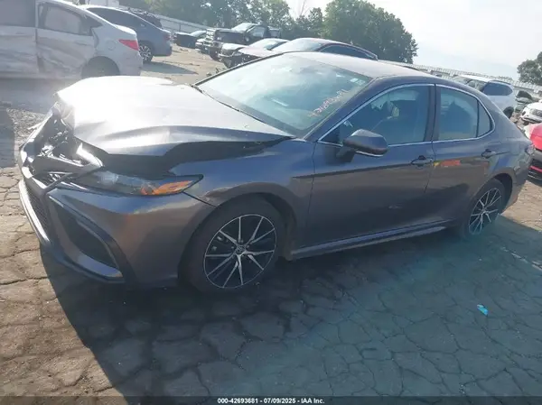 4T1G11AK8PU763786 2023 TOYOTA CAMRY - Image 2