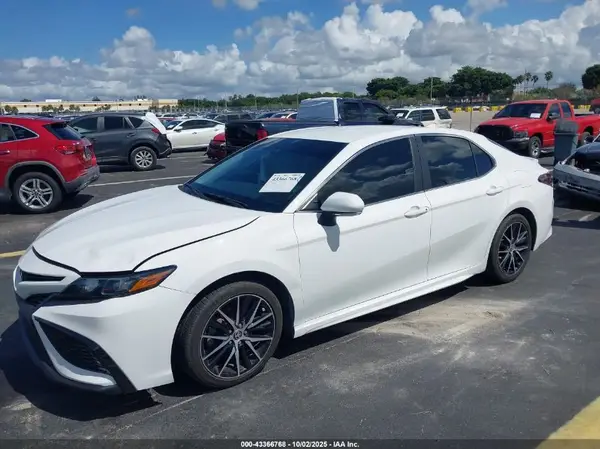 4T1G11AK8PU768342 2023 TOYOTA CAMRY - Image 2