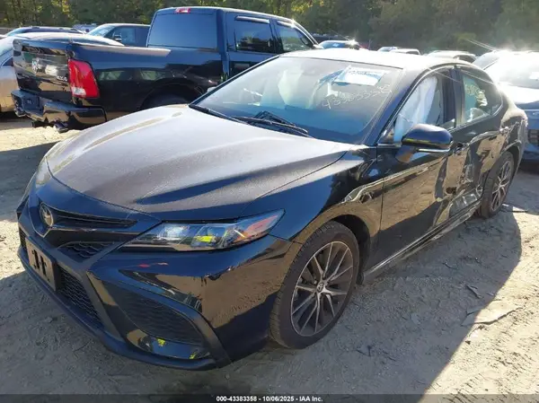 4T1G11AK8PU770222 2023 TOYOTA CAMRY - Image 2