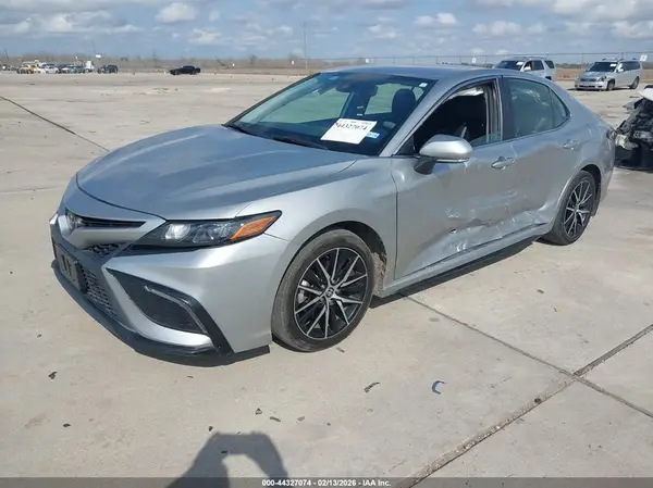 4T1G11AK8PU788445 2023 TOYOTA CAMRY - Image 2