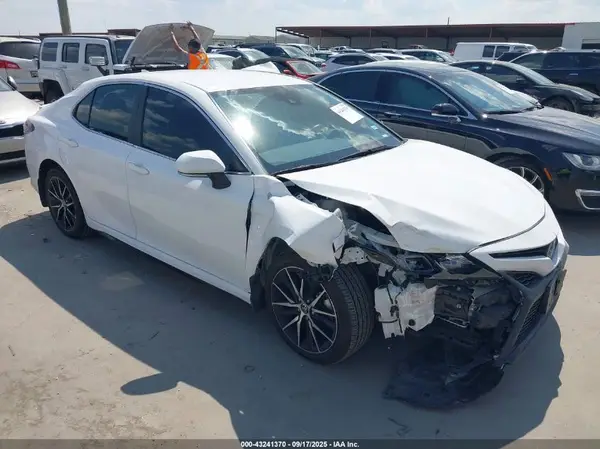 4T1G11AK8PU806491 2023 TOYOTA CAMRY - Image 1