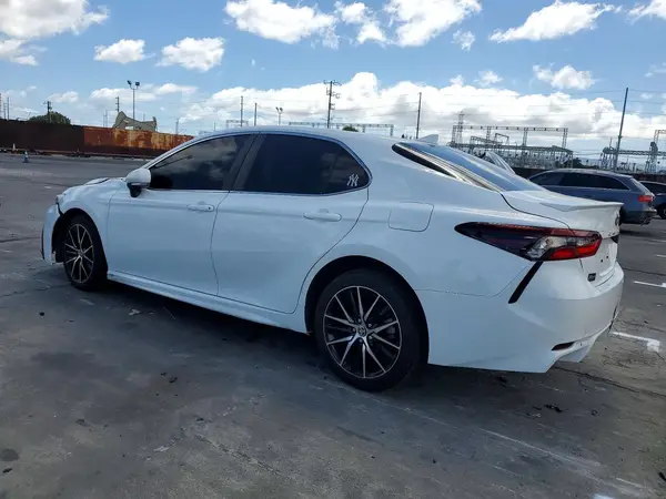 4T1G11AK8PU807818 2023 TOYOTA CAMRY - Image 2