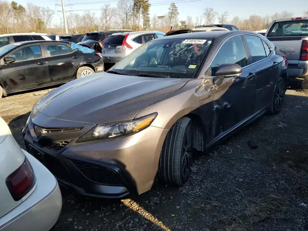 4T1G11AK8PU810704 2023 TOYOTA CAMRY - Image 1