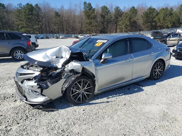 4T1G11AK8PU827762 2023 TOYOTA CAMRY - Image 1