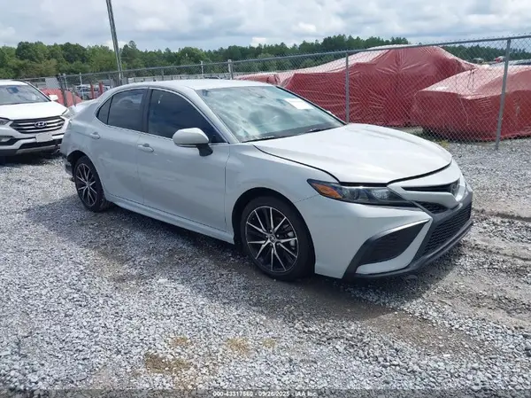 4T1G11AK8RU208775 2024 TOYOTA CAMRY - Image 1