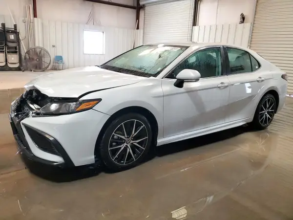 4T1G11AK8RU208940 2024 TOYOTA CAMRY - Image 1