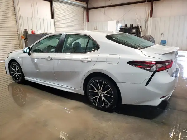 4T1G11AK8RU208940 2024 TOYOTA CAMRY - Image 2